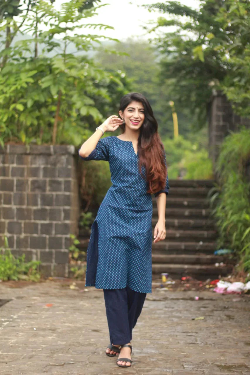 Women Blue Printed Kurta With Trousers - Rasiya Trousers Velvet Soft